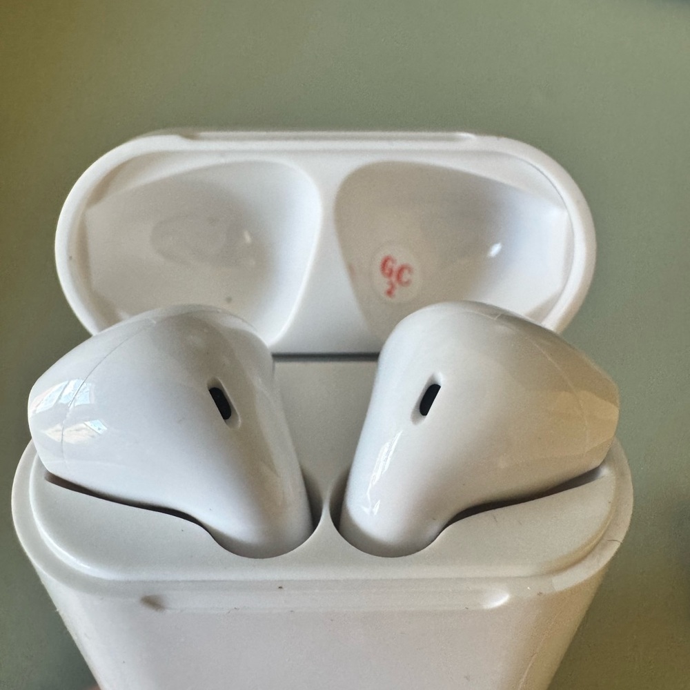 Compact White Wireless Earbuds with Case